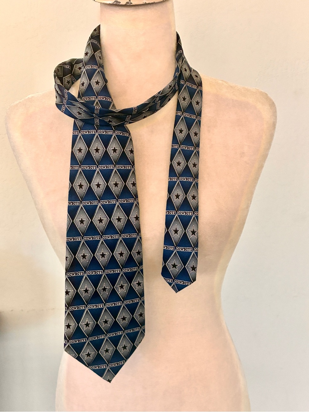 Dallas Cowboys Vintage NFL Logo Silk Necktie